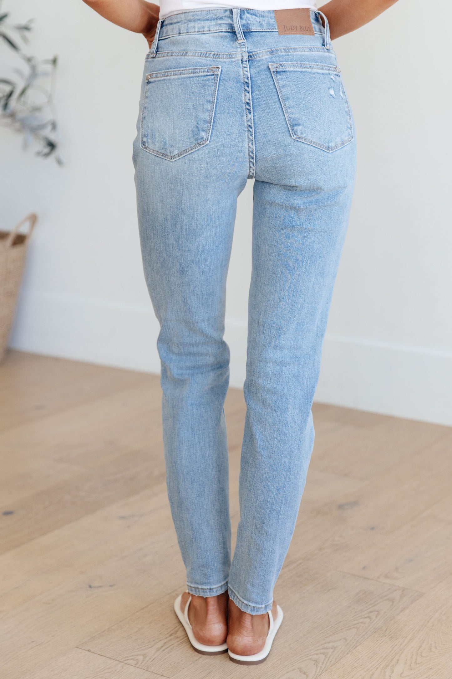 Judy Blue Eloise Mid Rise Distressed Skinny Jeans