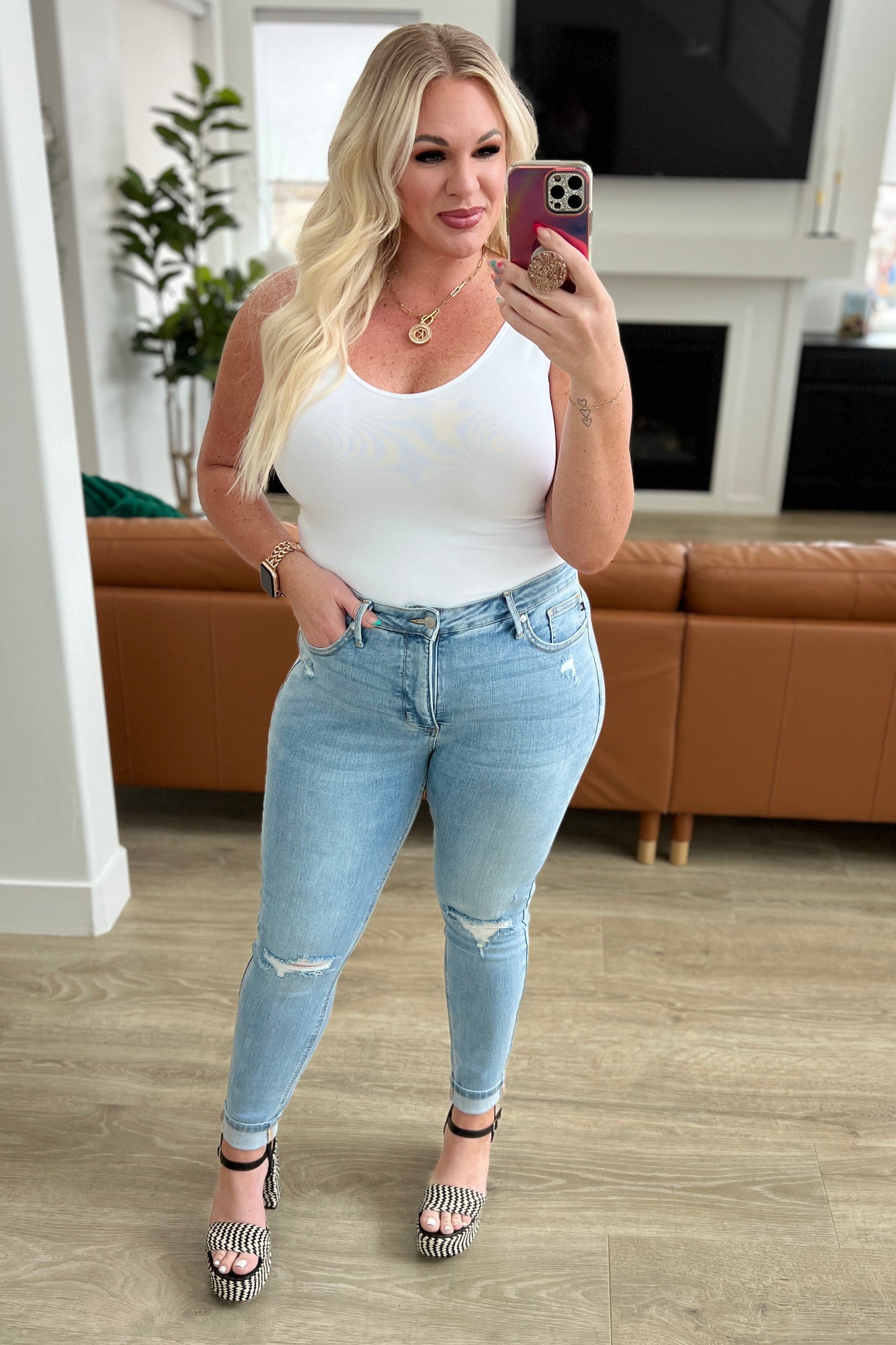 Judy Blue Eloise Mid Rise Distressed Skinny Jeans