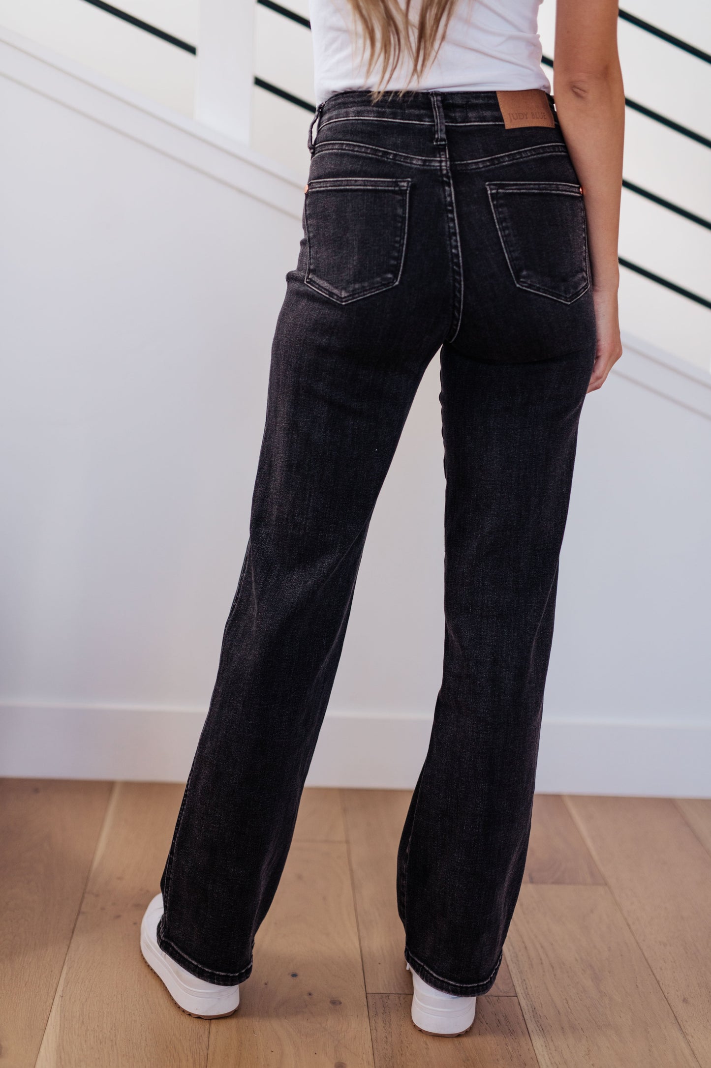 Judy Blue Joan Control Top Straight in Washed Black