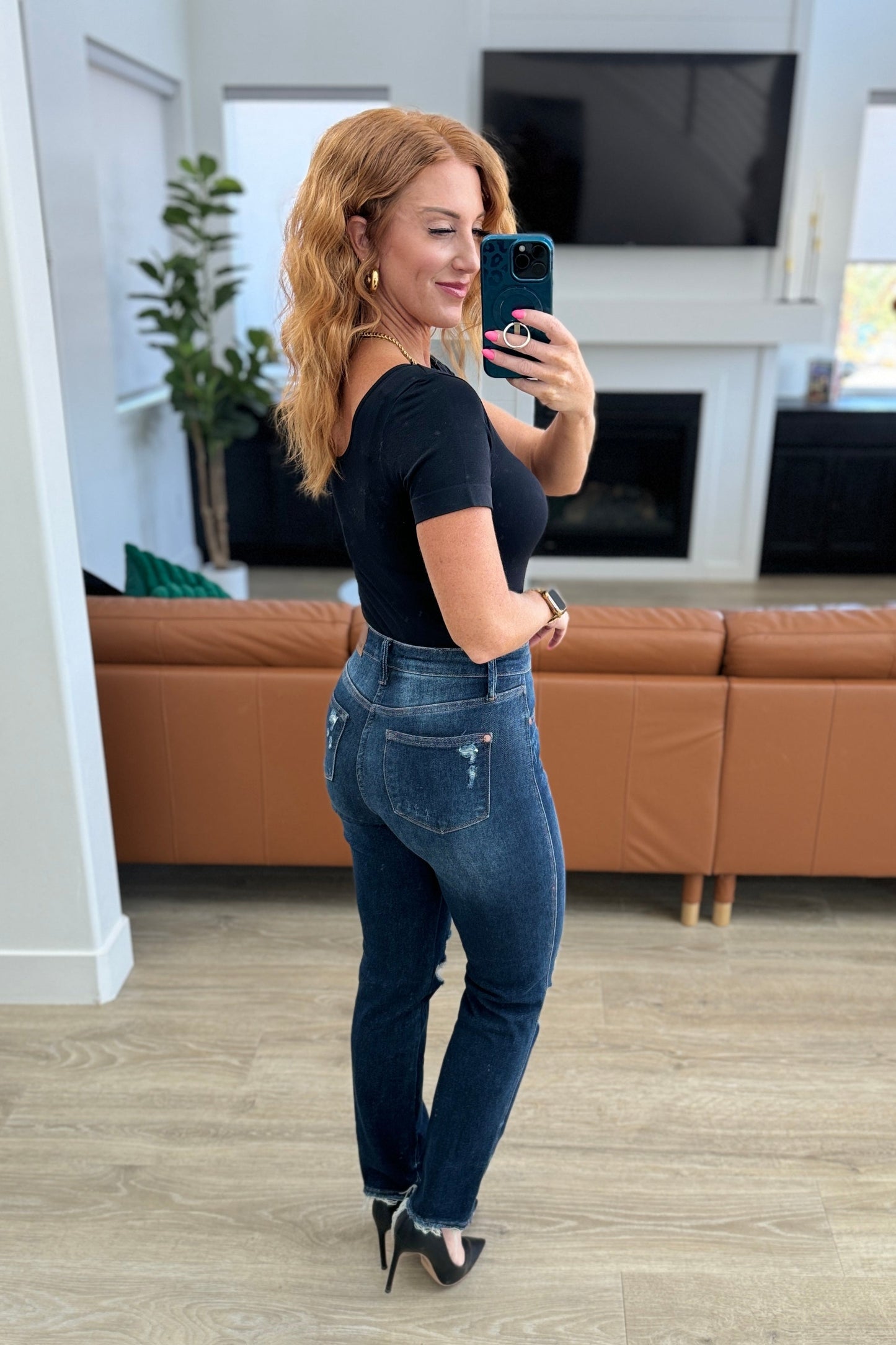 Judy Blue Montana Rigid Magic Distressed Straight Jeans