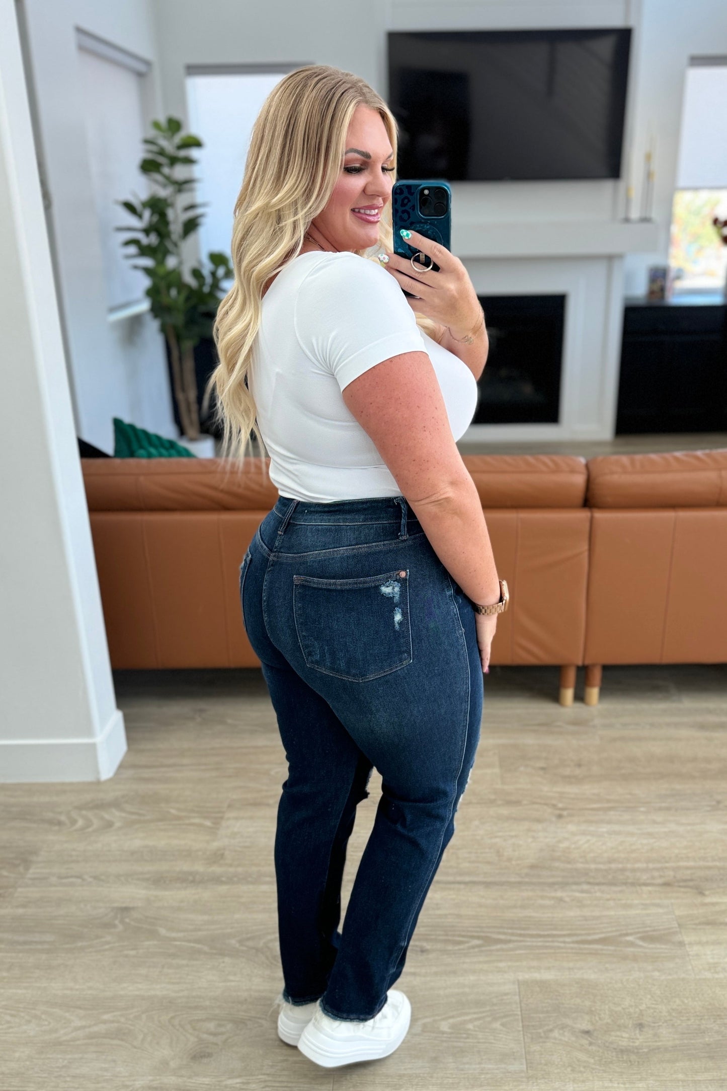 Judy Blue Montana Rigid Magic Distressed Straight Jeans