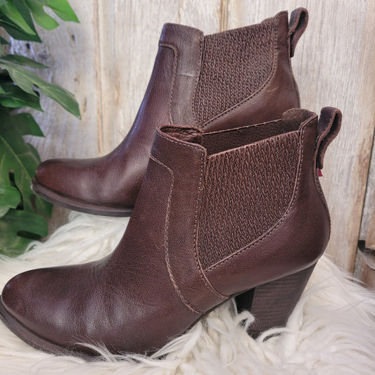 Ugg Cobie Ankle Boots